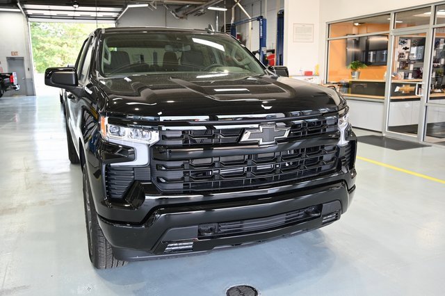 2026 Chevrolet Silverado 1500 RST photo 2