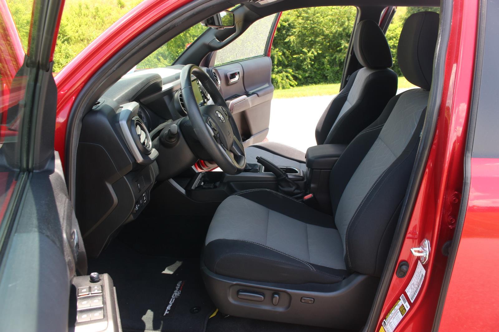 2023 Toyota Tacoma TRD photo 15