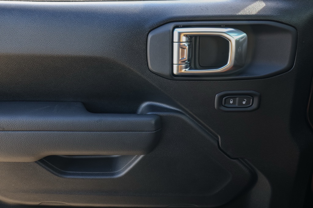 New 2026 Black Clear-Coat Exterior Paint Jeep Sport image 20