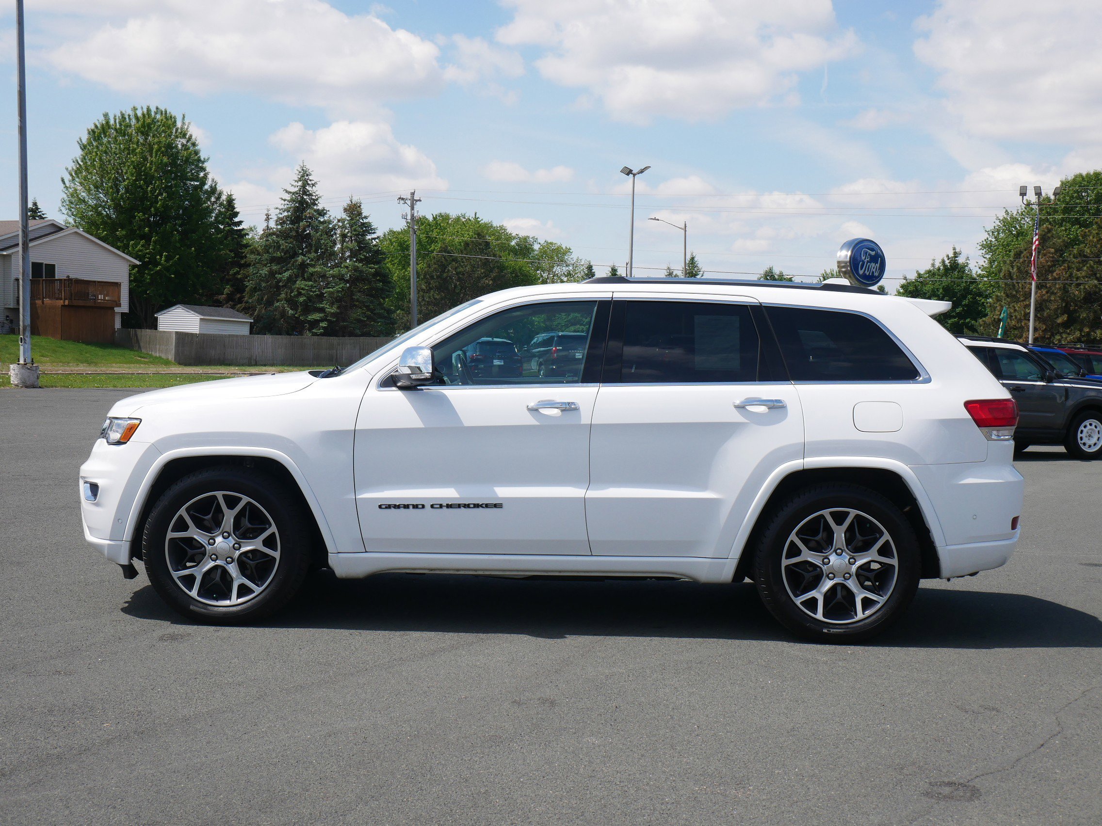 Used 2019 Jeep Grand Cherokee Overland with VIN 1C4RJFCG5KC639105 for sale in Hastings, Minnesota