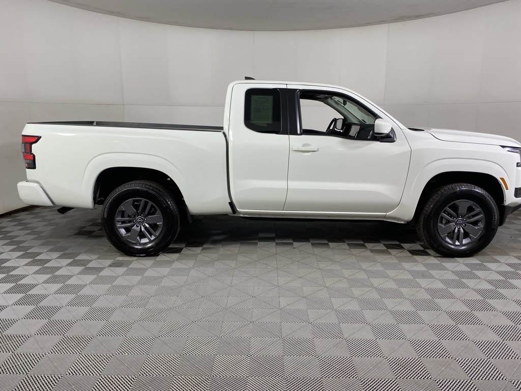 2025 Nissan Frontier SV photo 16