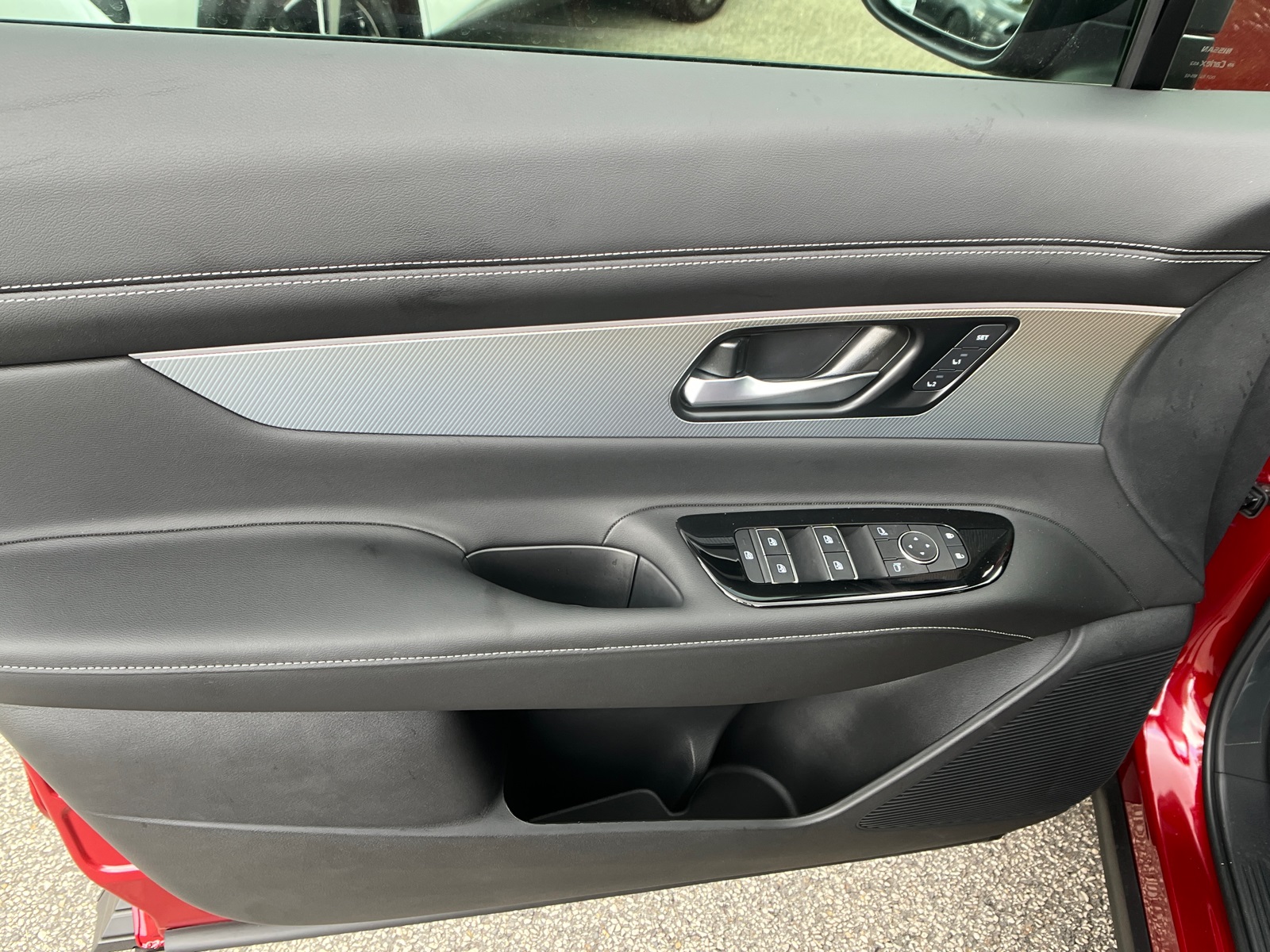 2025 Nissan Murano SL photo 9