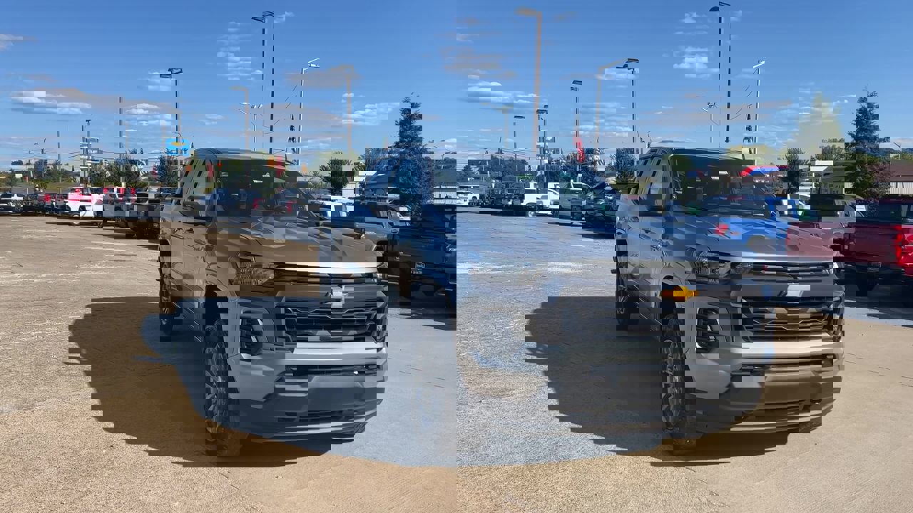 2026 Chevrolet Colorado LT photo 3