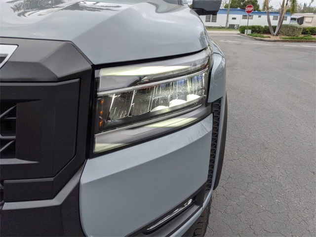 2025 Nissan Frontier PRO-X photo 6