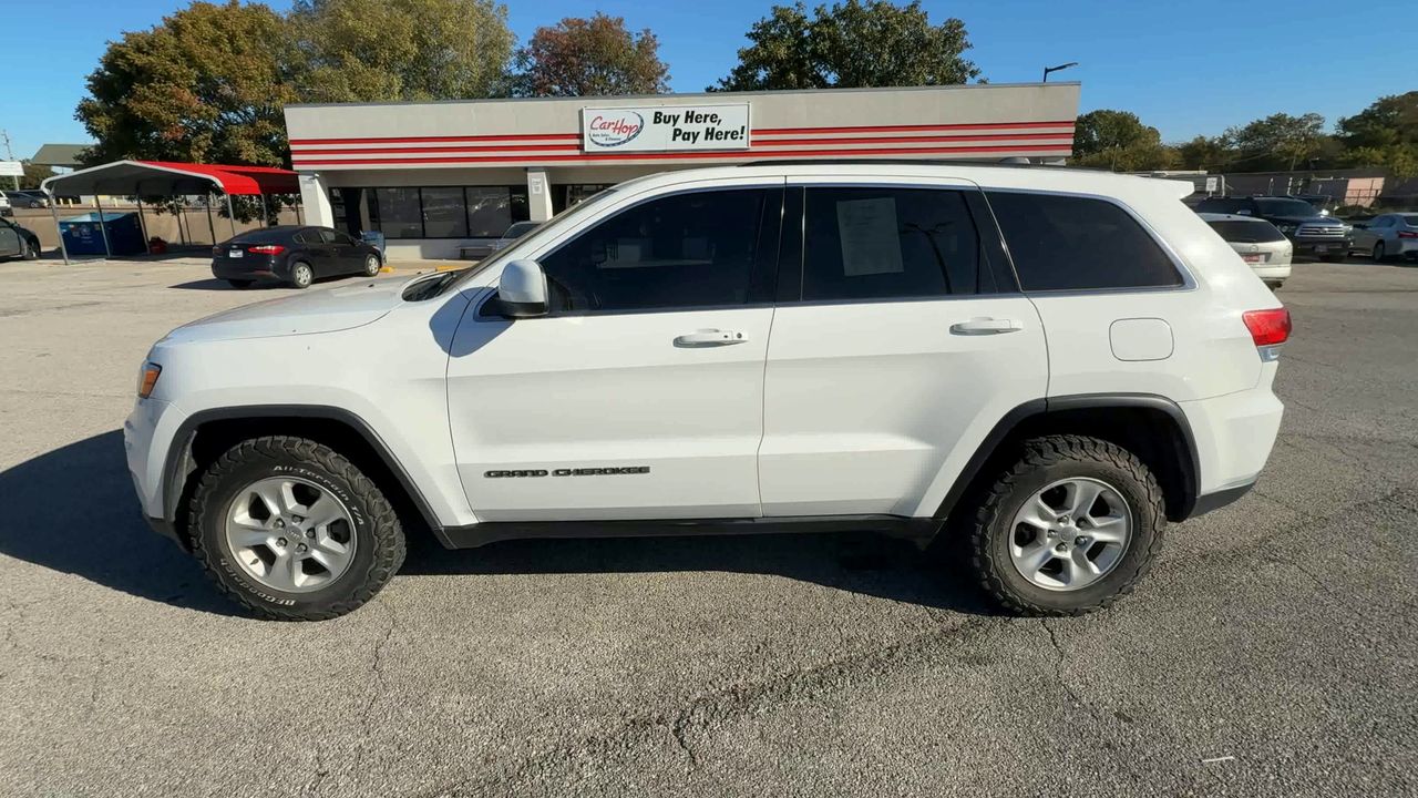 2017 Jeep Grand Cherokee Laredo photo 4
