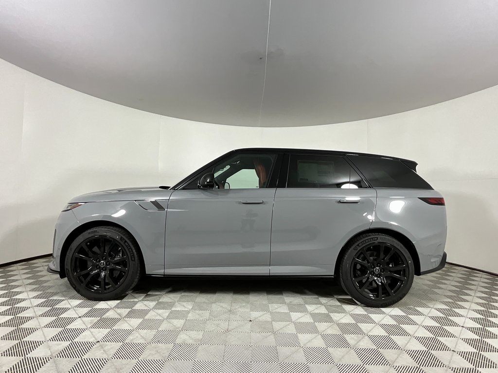 2025 Land Rover Range Rover Sport photo 3