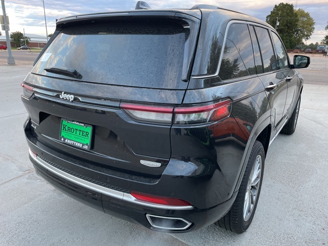2025 Jeep Grand Cherokee Summit photo 2