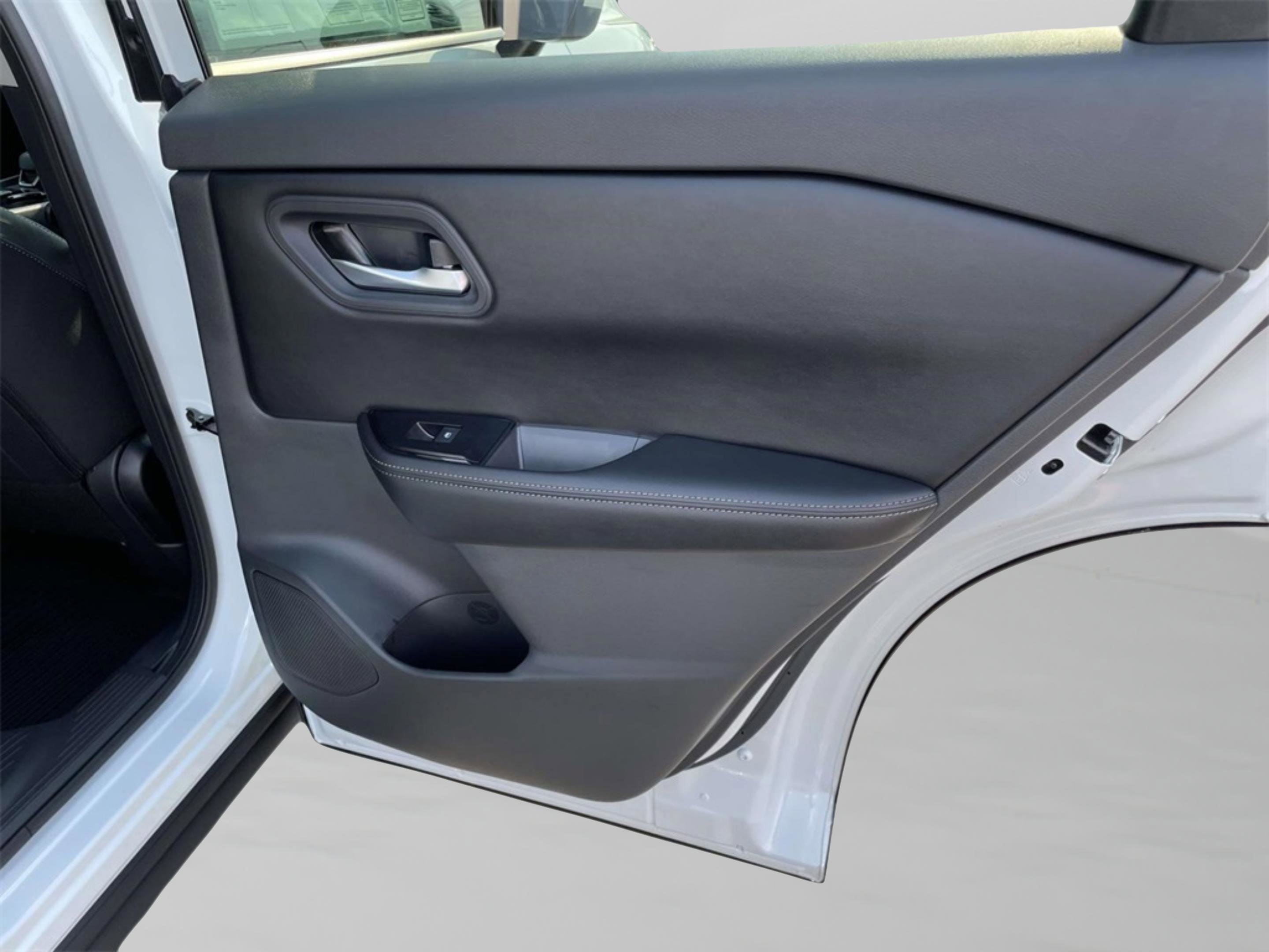 2026 Nissan Rogue SV AWD photo 14
