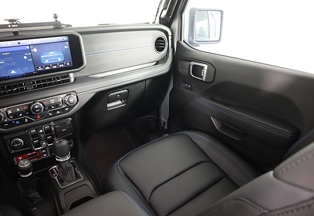 2024 Jeep Wrangler Rubicon 4xe photo 18