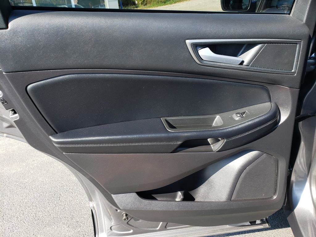 2022 Ford Edge SE photo 11