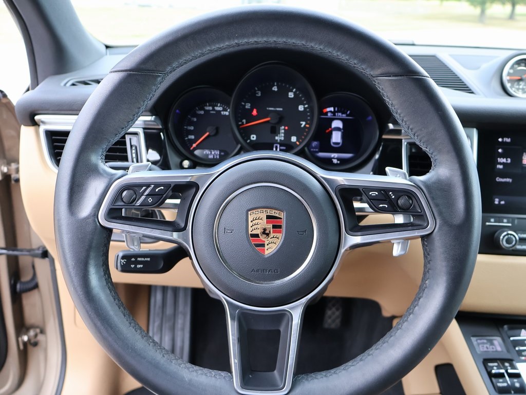 2017 Porsche Macan photo 27