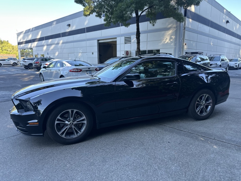 2014 Ford Mustang V6 Premium photo 6