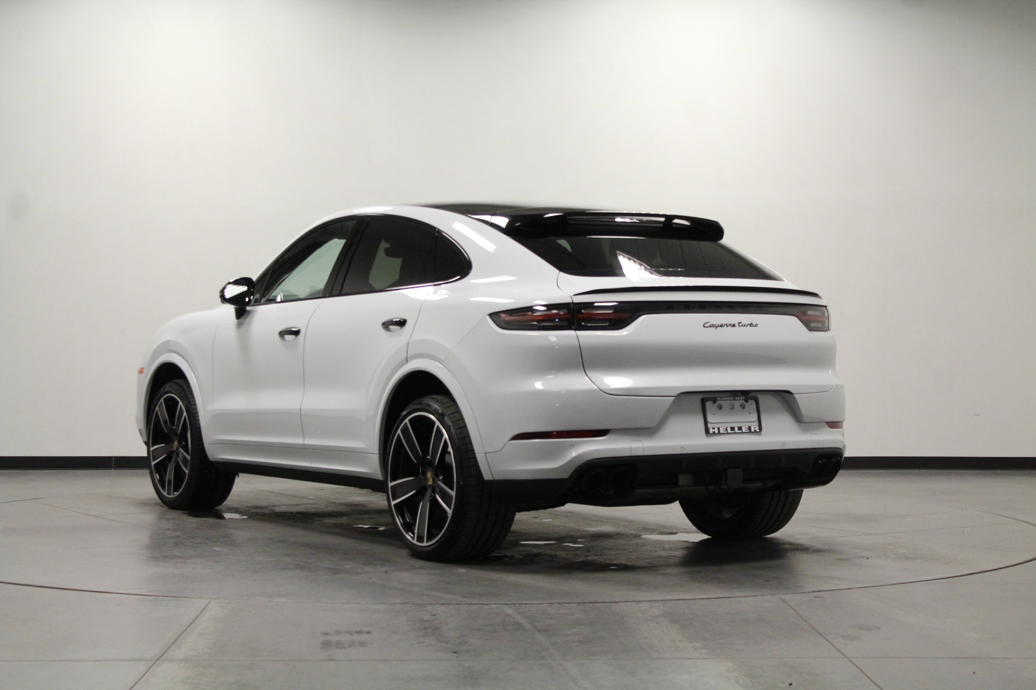 2023 Porsche Cayenne Coupe Turbo photo 5
