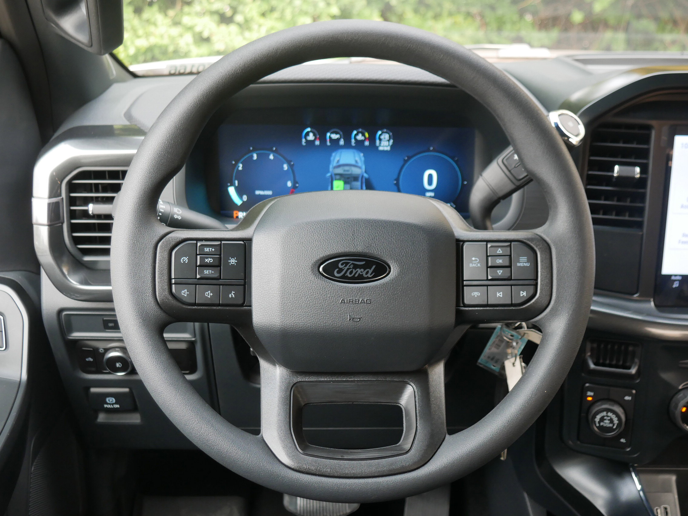 2025 Ford F-150 STX photo 4