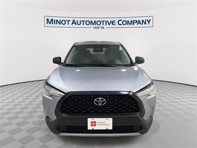 2025 Toyota Corolla Cross L photo 3