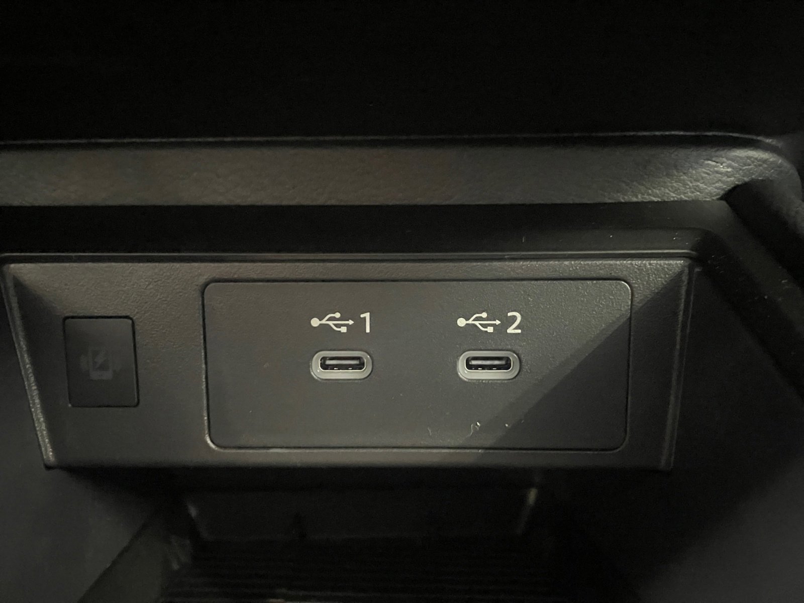 2025 Nissan Kicks SR photo 16