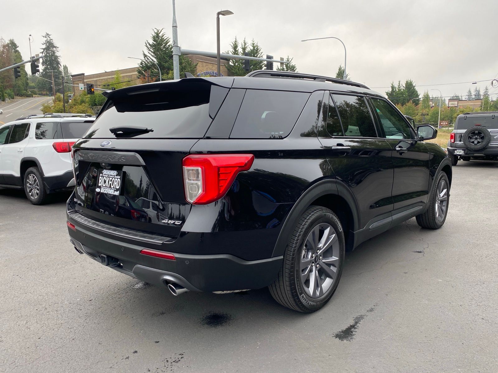 2022 Ford Explorer XLT photo 2