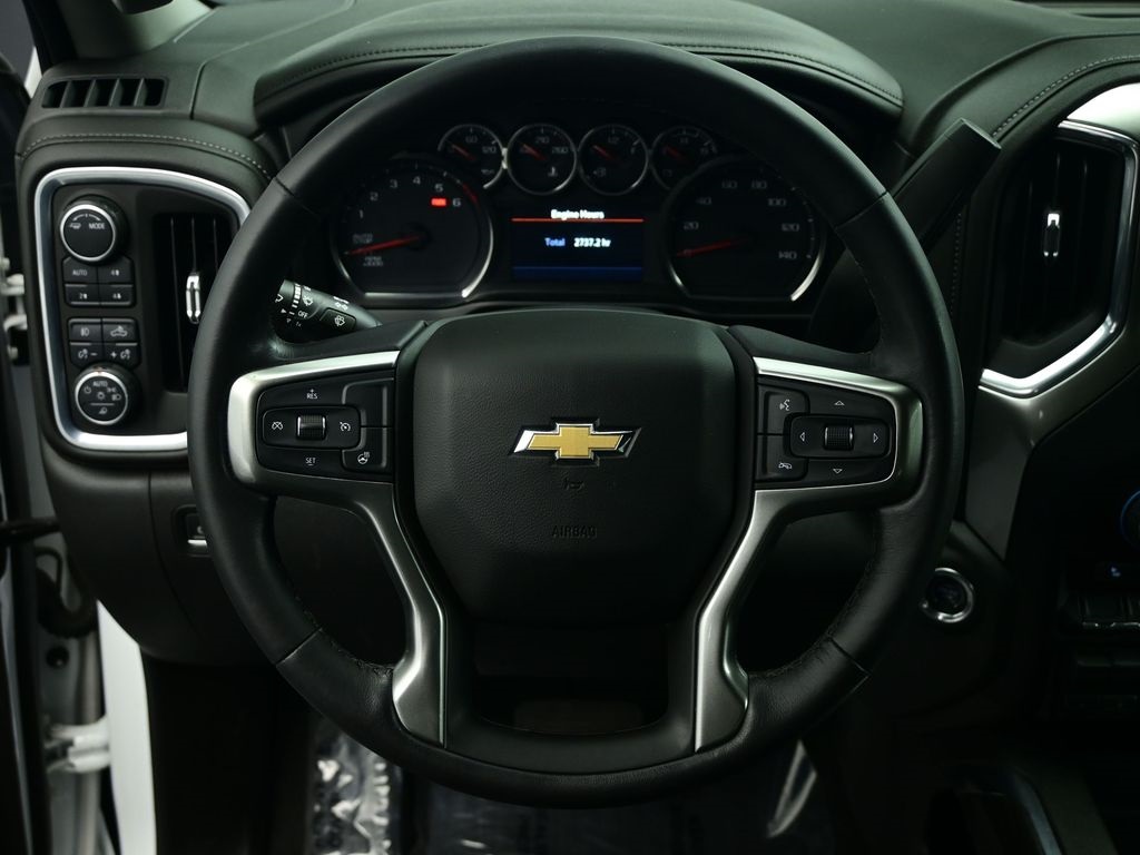 2021 Chevrolet Silverado 1500 LTZ photo 3