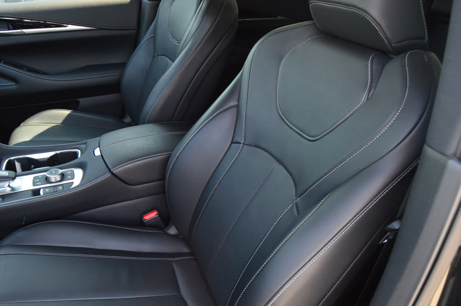 2025 Infiniti QX60 Pure photo 9
