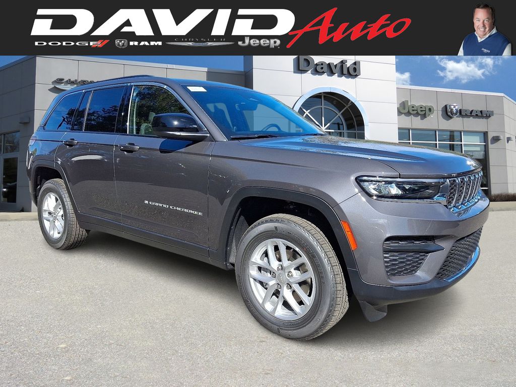 2025 Jeep Grand Cherokee Laredo's photo