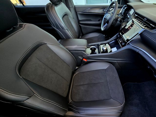 2025 Jeep Grand Cherokee Altitude X photo 18