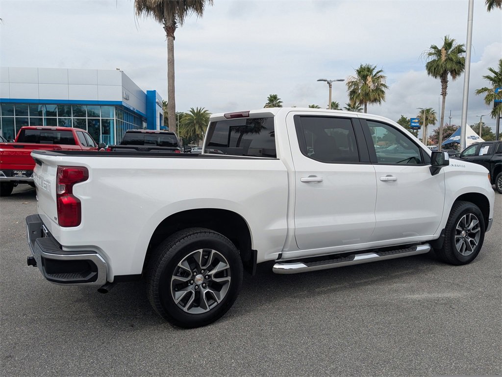 2025 Chevrolet Silverado 1500 LT photo 4