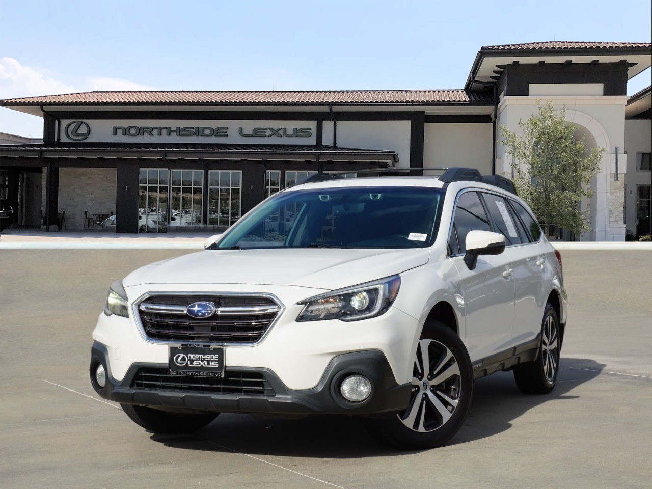 2018 Subaru Outback Limited's photo
