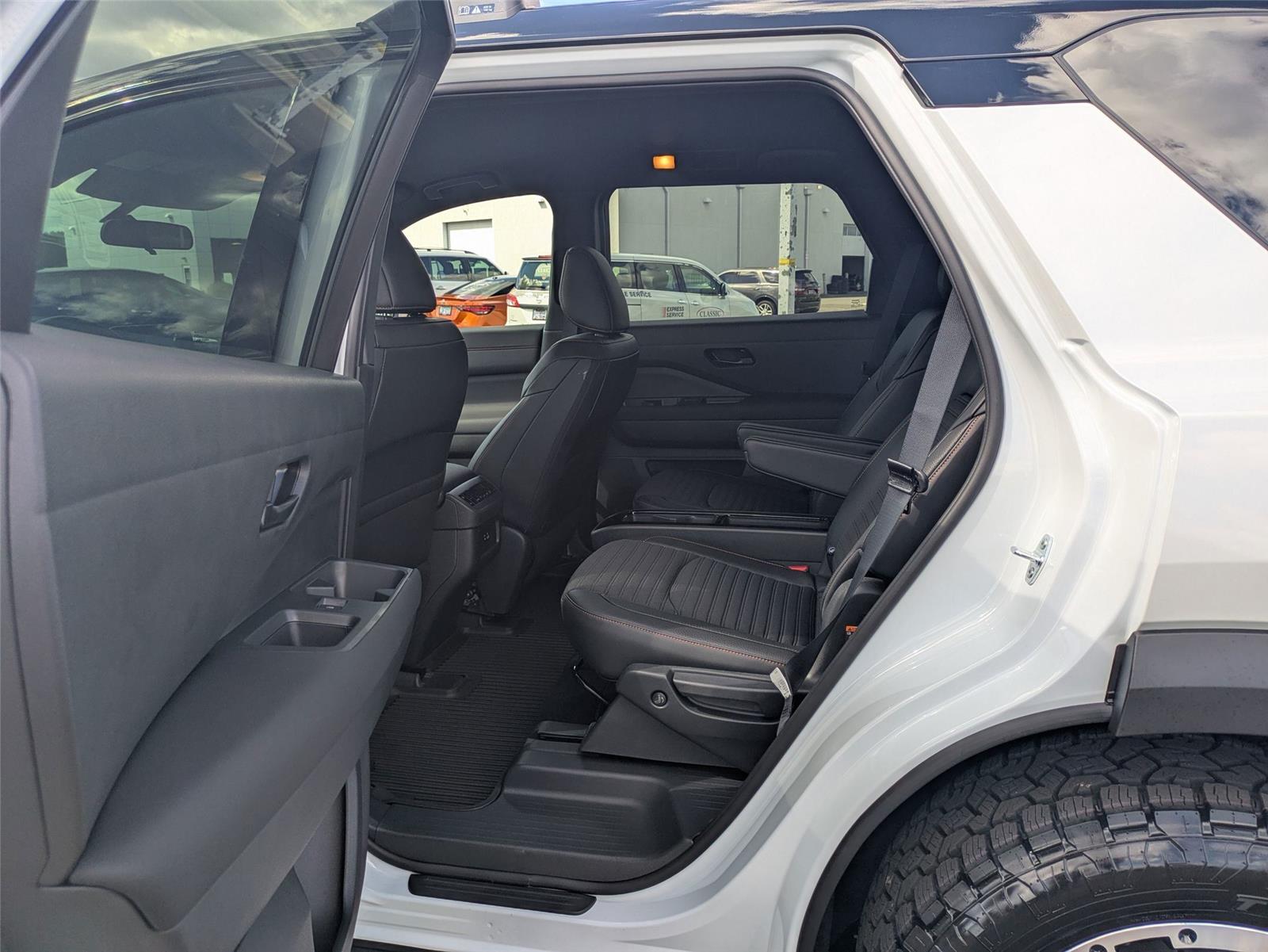 2025 Nissan Pathfinder Rock Creek photo 24