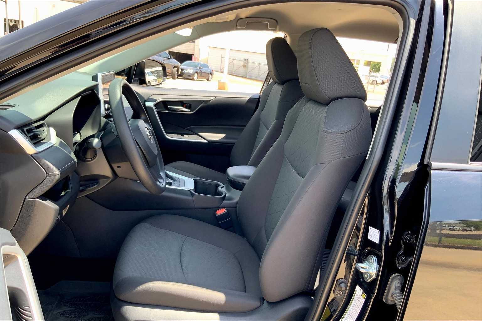 2024 Toyota RAV4 Hybrid photo 7