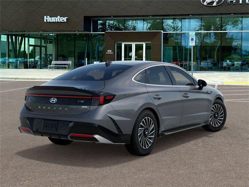 2025 Hyundai Sonata Hybrid SEL photo 2
