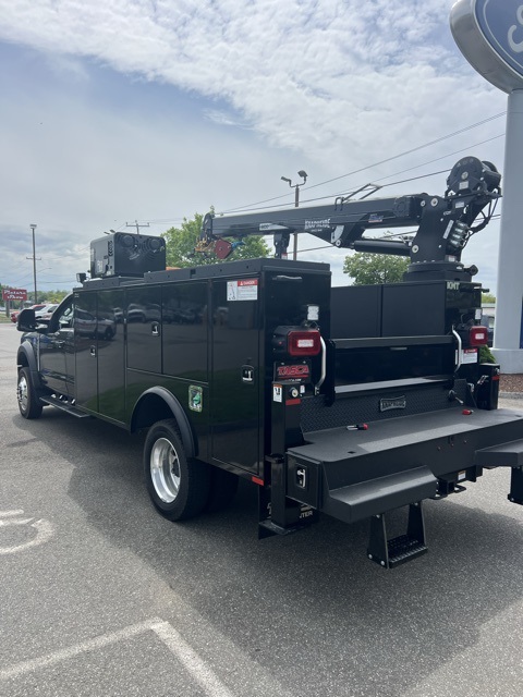2024 Ford F-550 XLT photo 4