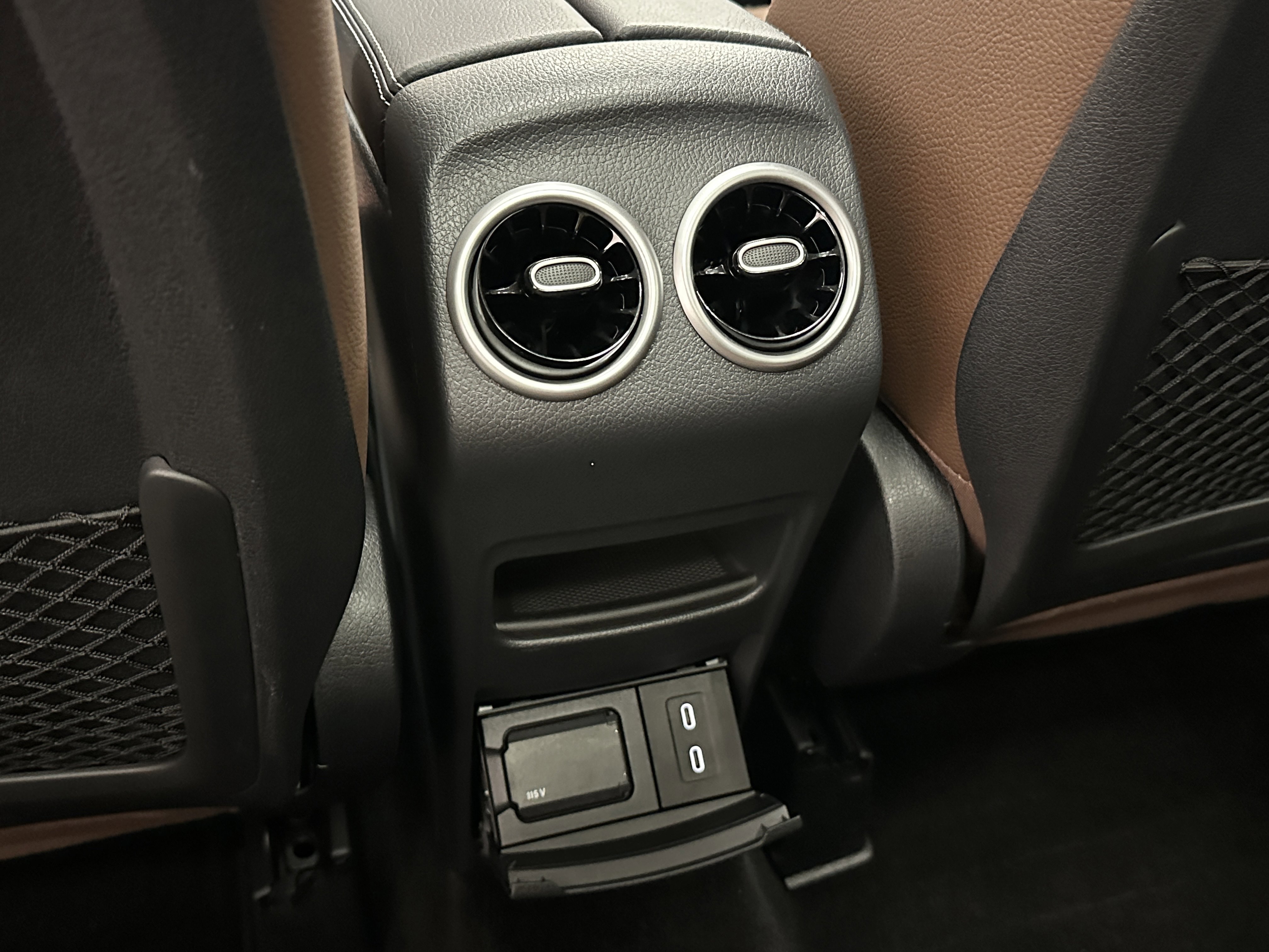2024 Mercedes Benz GLB 250 photo 13
