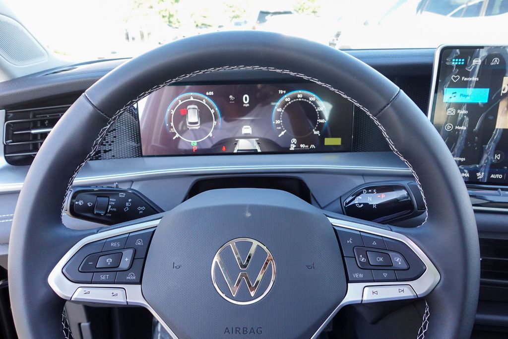2025 Volkswagen Tiguan SE photo 10