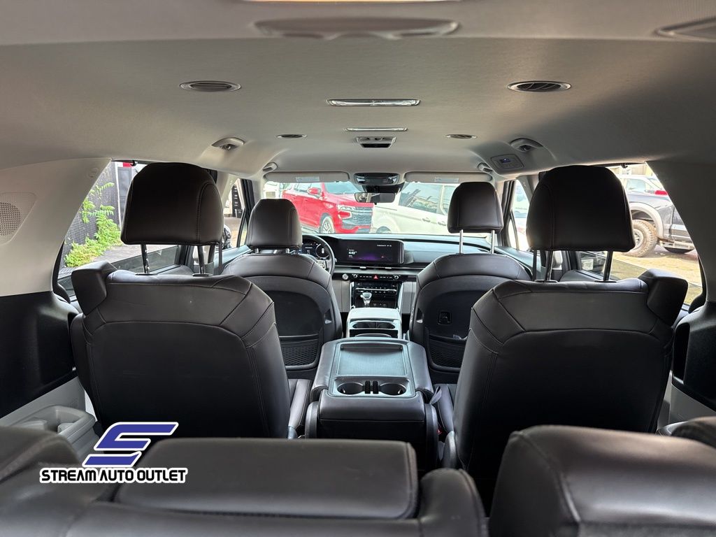2024 Kia Carnival SX photo 9