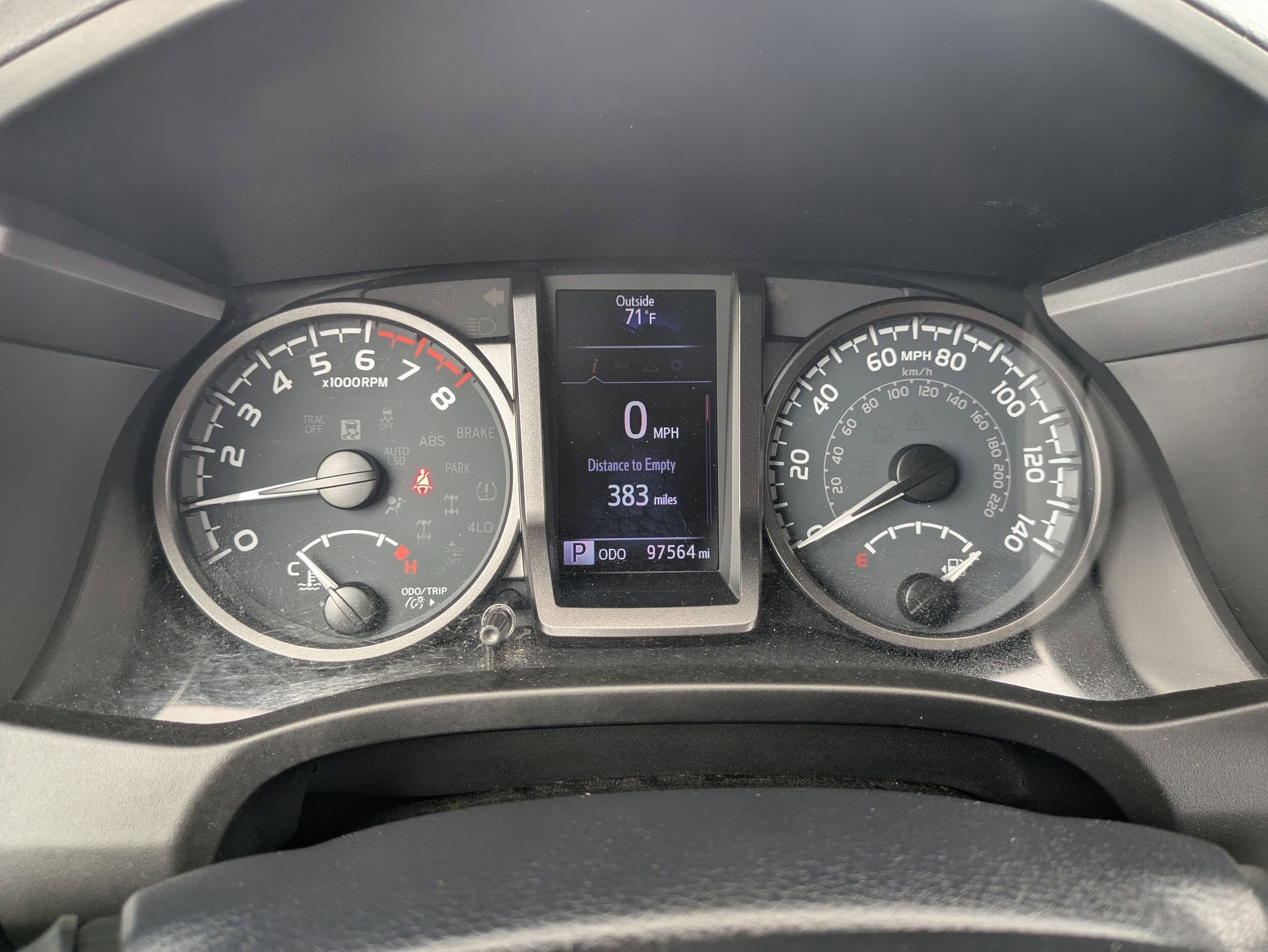 2020 Toyota Tacoma SR5 photo 19