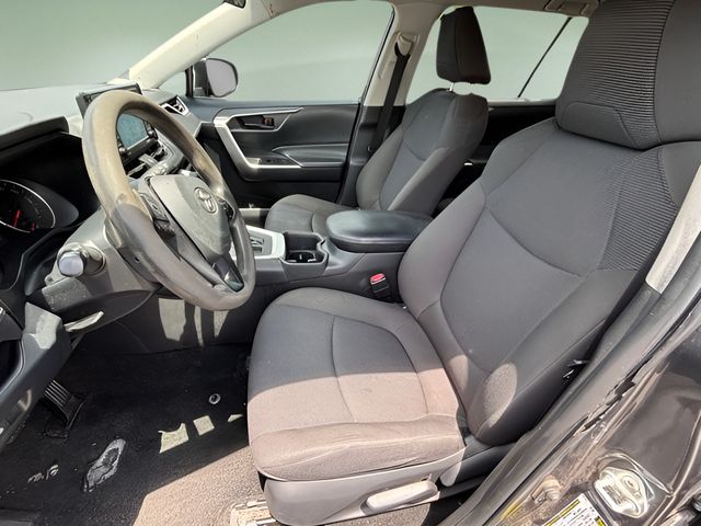 2022 Toyota RAV4 LE photo 10