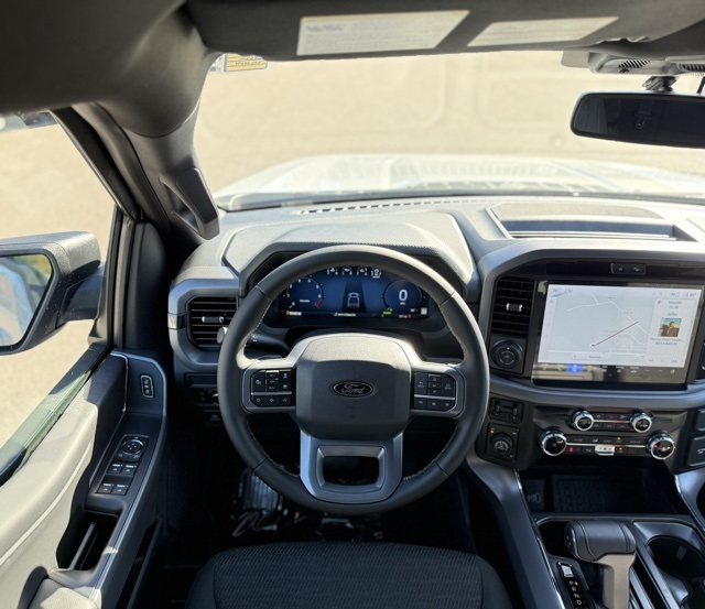 2025 Ford F-150 XLT photo 18