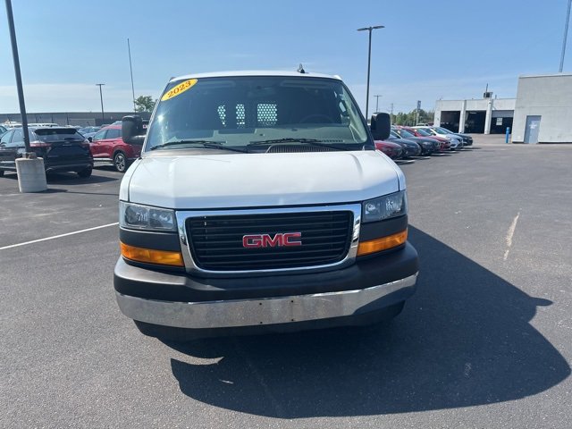 2023 Gmc Savana Cargo 2500 photo 3