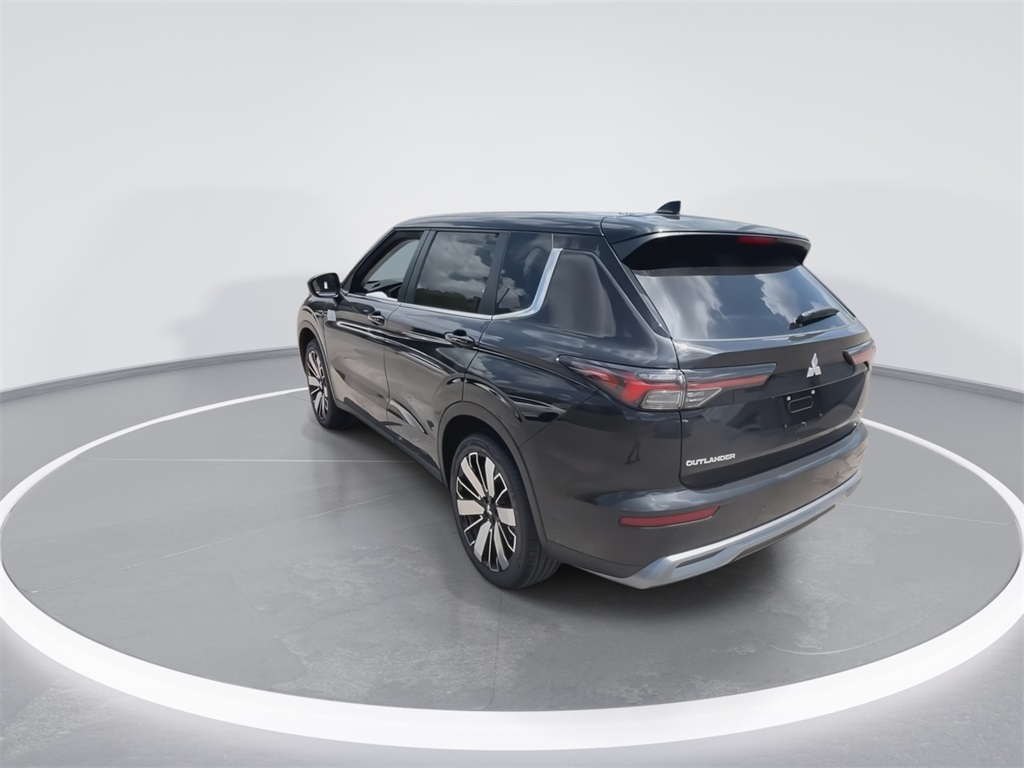 2025 Mitsubishi Outlander SE photo 6