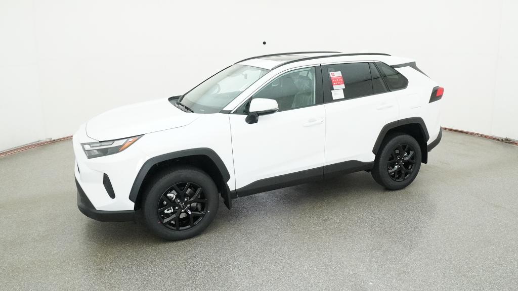 2025 Toyota RAV4 XLE photo 6