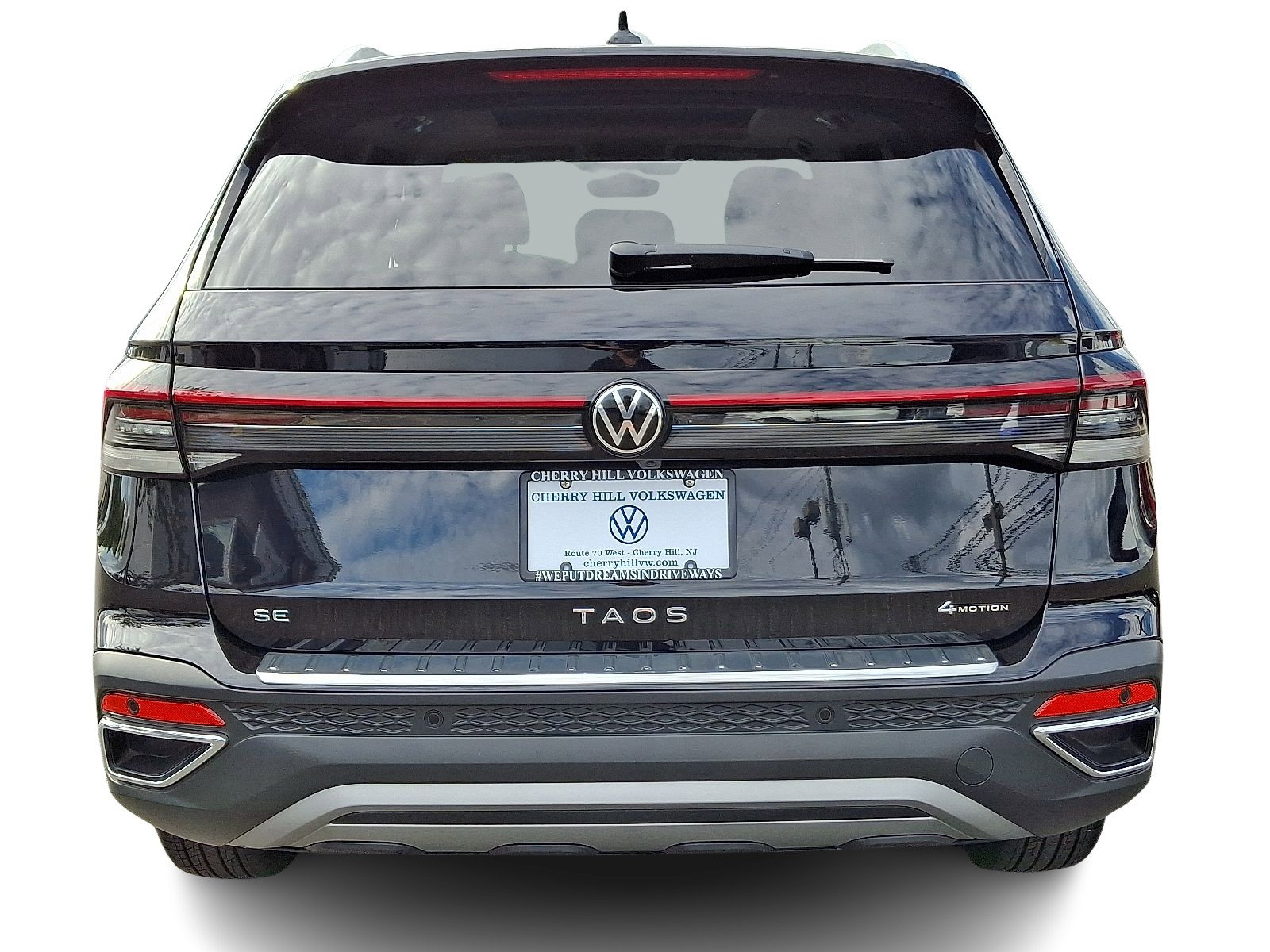 2025 Volkswagen Taos SE photo 3