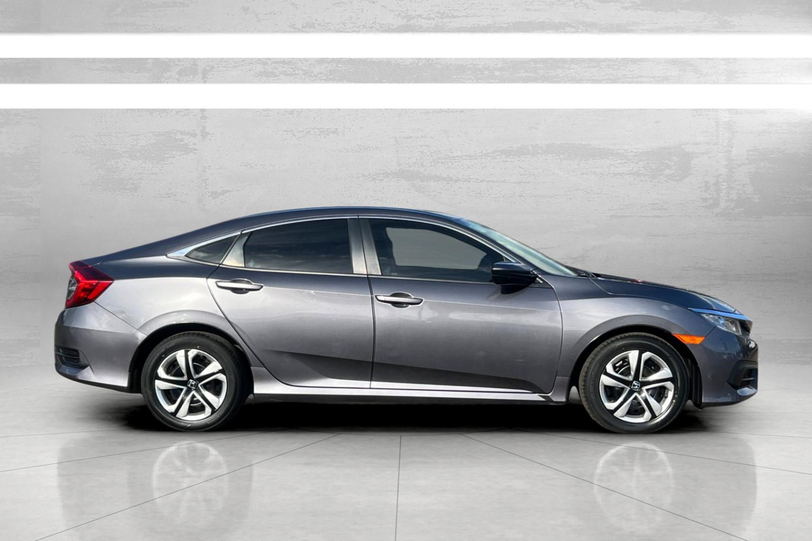 2018 Honda Civic LX photo 3