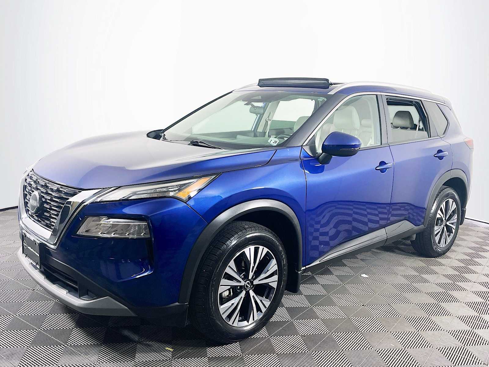 2023 Nissan Rogue SV's photo