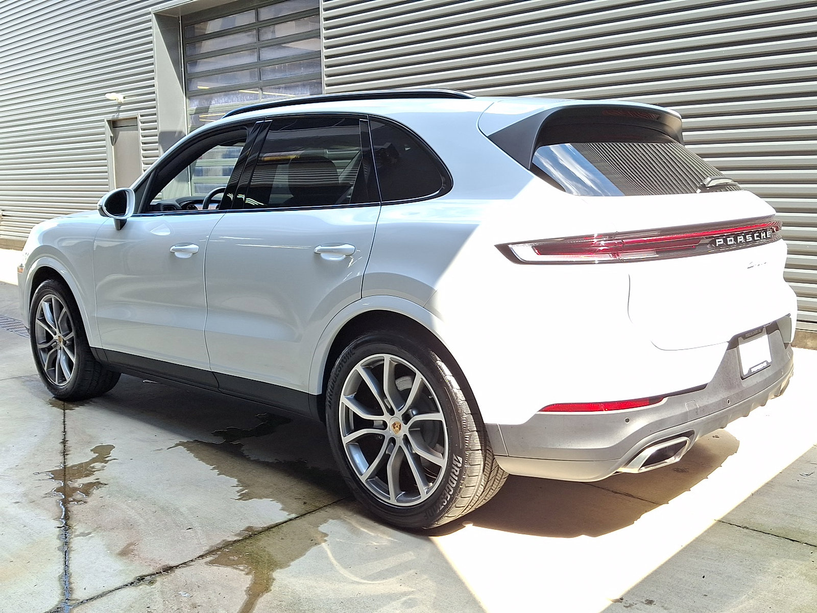 2025 Porsche Cayenne photo 3
