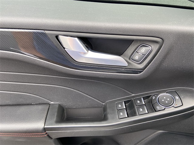 2025 Ford Escape ST-Line photo 5