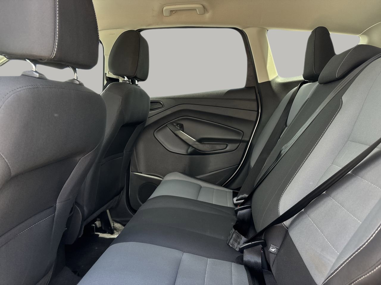 2017 Ford Escape S photo 16