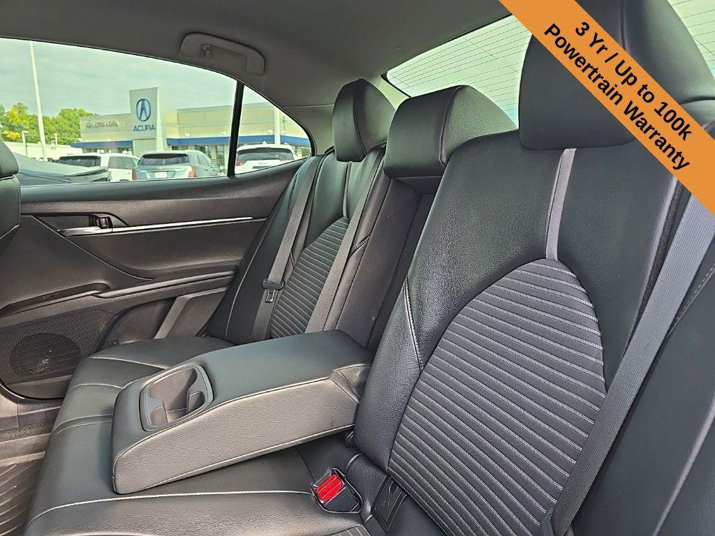 2022 Toyota Camry SE photo 6