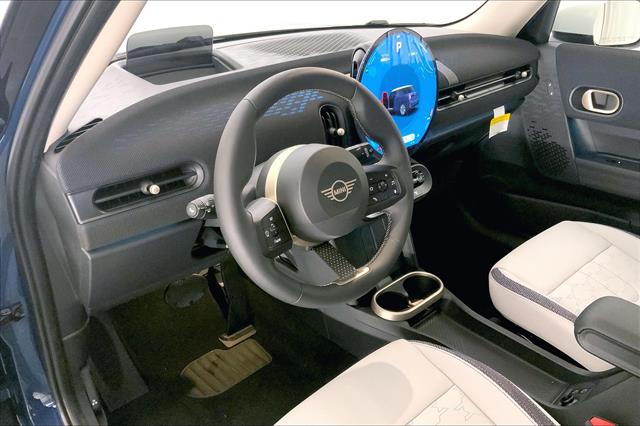 2026 Mini Cooper Hardtop 4 Door Signature photo 4