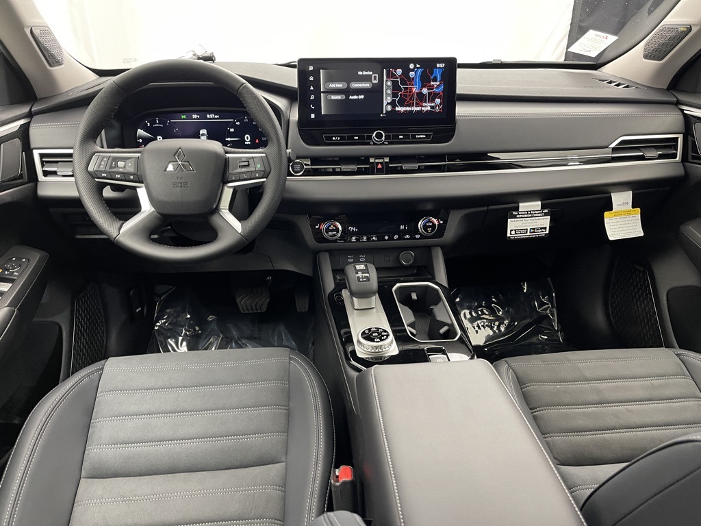 2025 Mitsubishi Outlander SE photo 10