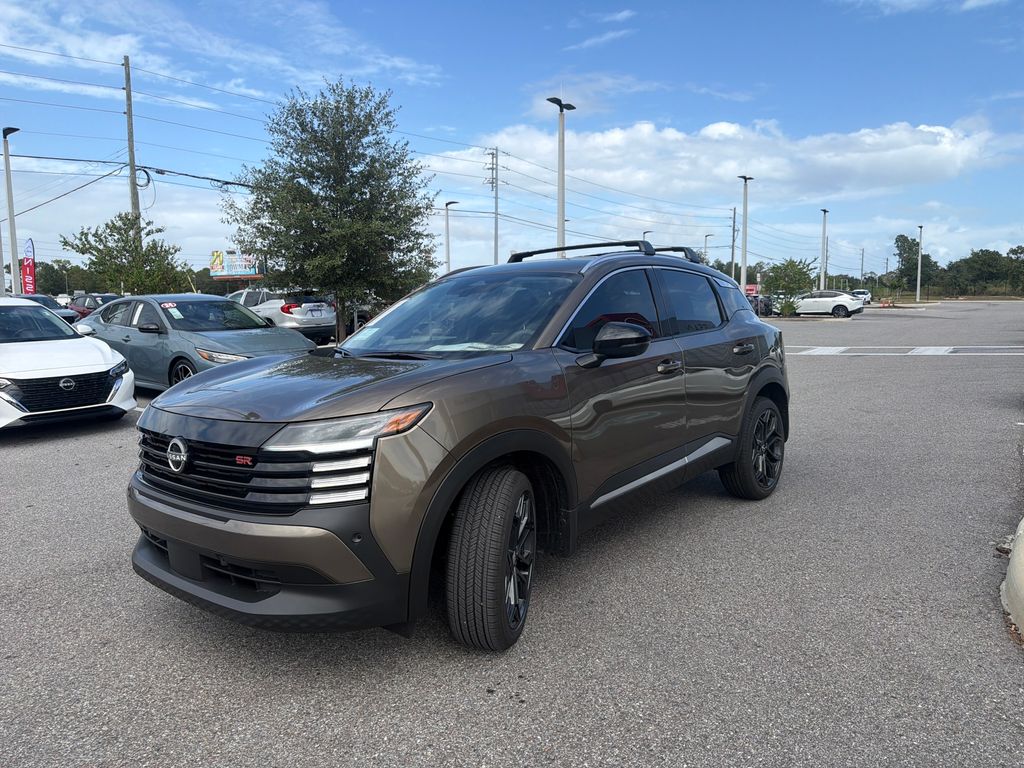 2026 Nissan Kicks SR photo 2